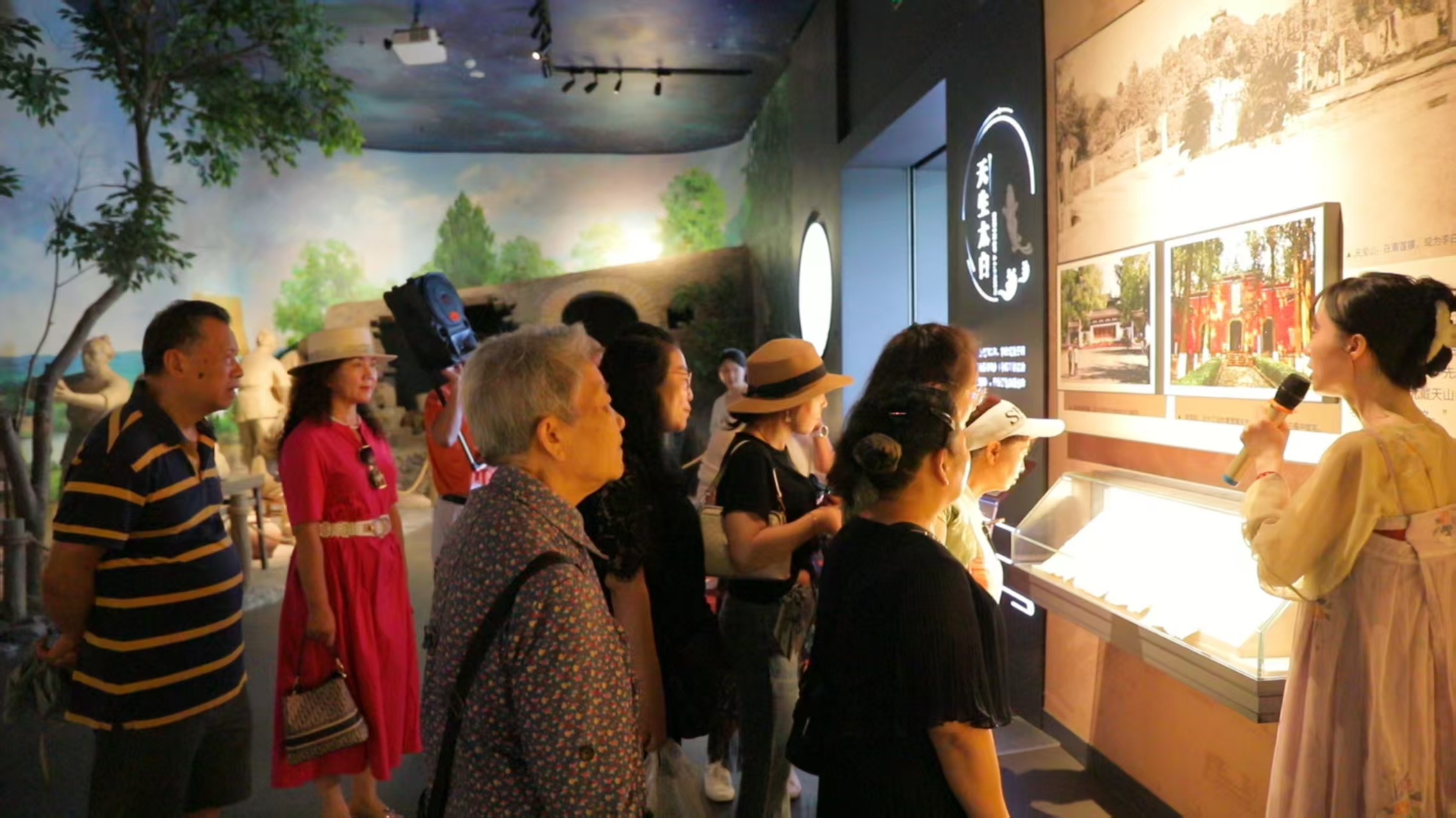 李白文化游“燃”爆暑期 江油成游客“詩(shī)”情畫意的打卡地