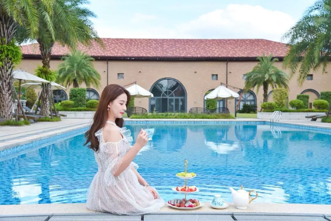 詩意青蓮·花樣年華｜青蓮·歐洲院子旗袍展演活動3月8日正式開啟，快來享受屬于你的美麗時刻吧！