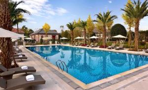 詩(shī)意青蓮·花樣年華｜青蓮·歐洲院子旗袍展演活動(dòng)3月8日正式開(kāi)啟，快來(lái)享受屬于你的美麗時(shí)刻吧！