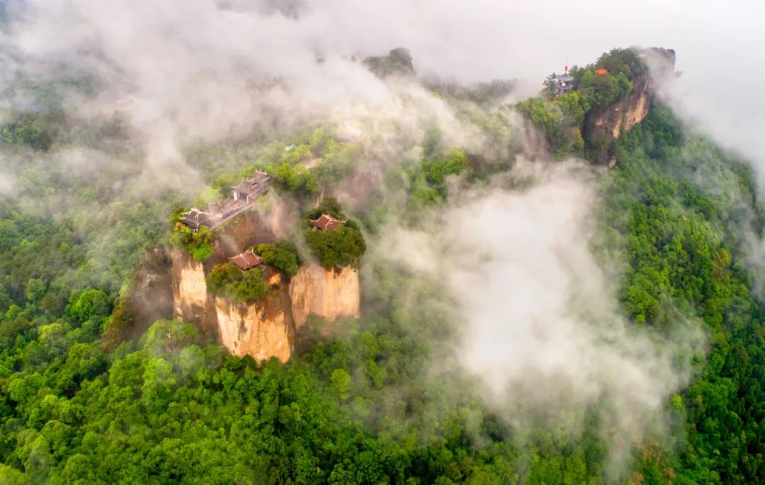 讀李白 游神州丨跟著李白去旅游中華文化主題旅游線路正式發(fā)布，一起開啟詩意文化之旅。